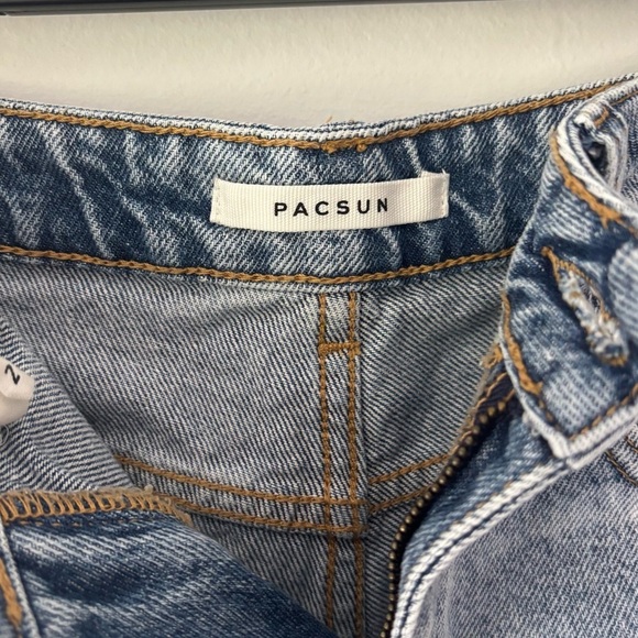 PacSun Mom Short High Rise Jean Short Denim Light Wash Size 26 - Picture 6 of 6